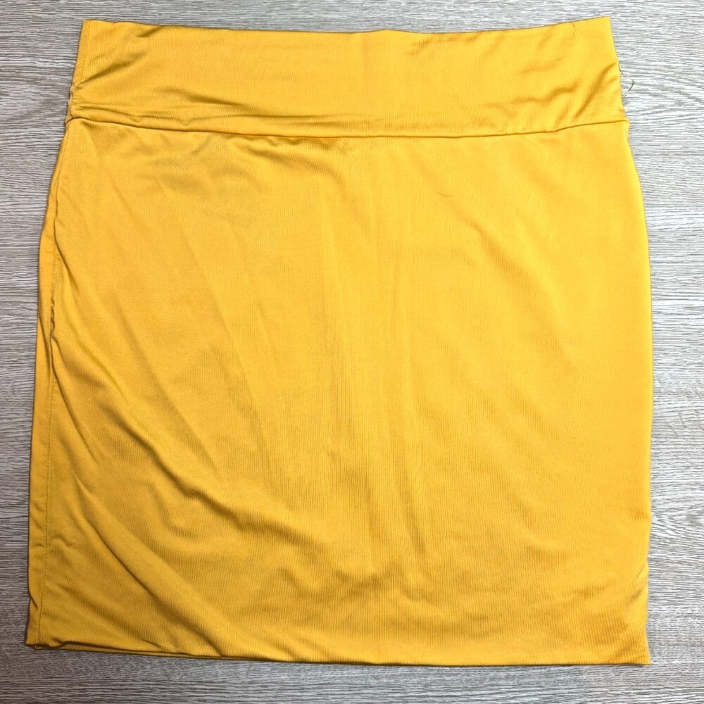 Fashionazzle Pull On Mini Skirt Women's XL Yellow Stretchy Poly/Spandex